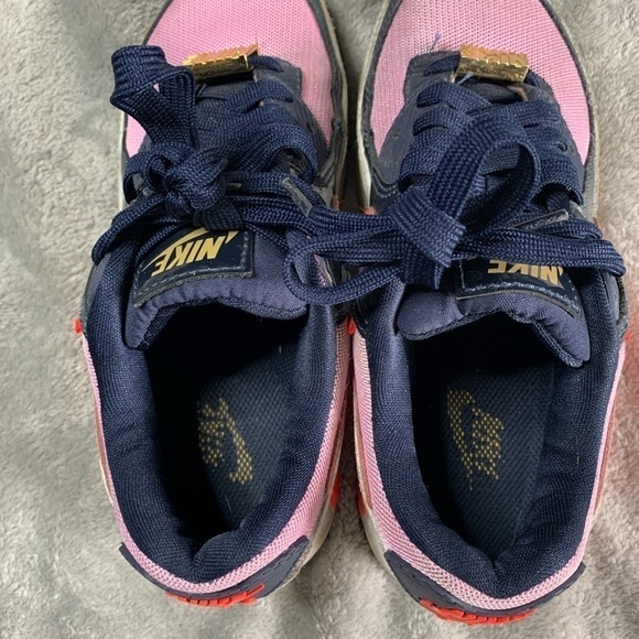 NIKE Air Max 90 Shoes - Picture 7 of 10